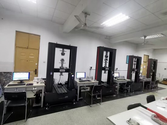 圖片新聞：北京工業大學四臺試驗機設備交付驗收